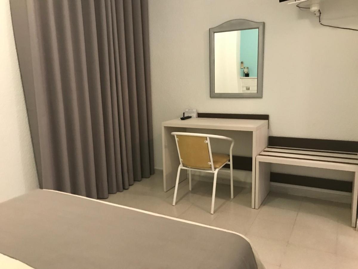 El Paraiso Hotel